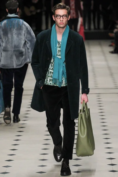 Look 43